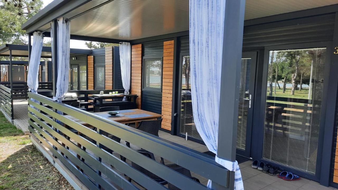Sand & Relax Privlaka - Mobile Home Gloria Bagian luar foto
