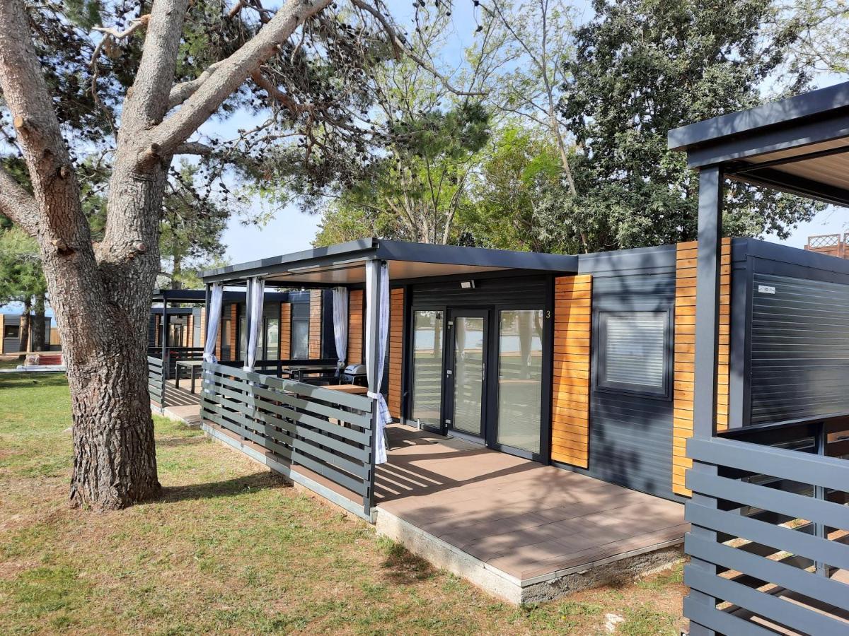 Sand & Relax Privlaka - Mobile Home Gloria Bagian luar foto